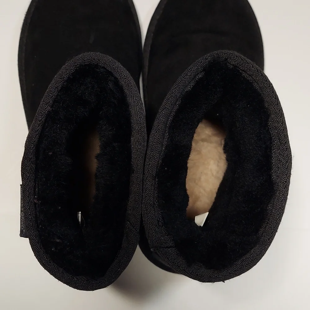 MINNETONKA  Black Leather Sheepskin Lambswool Lined Ankle Boots Size 6 - Picture 6 of 7